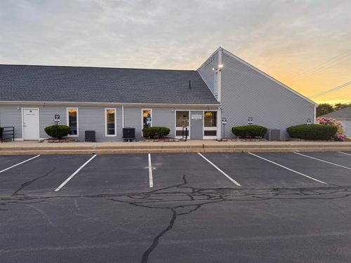 30 Canton St, Manchester, NH, 03103-3524 | Card Image