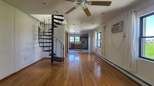 4d-4905 Park Ave, Union City, NJ, 07087-7216 | Card Image