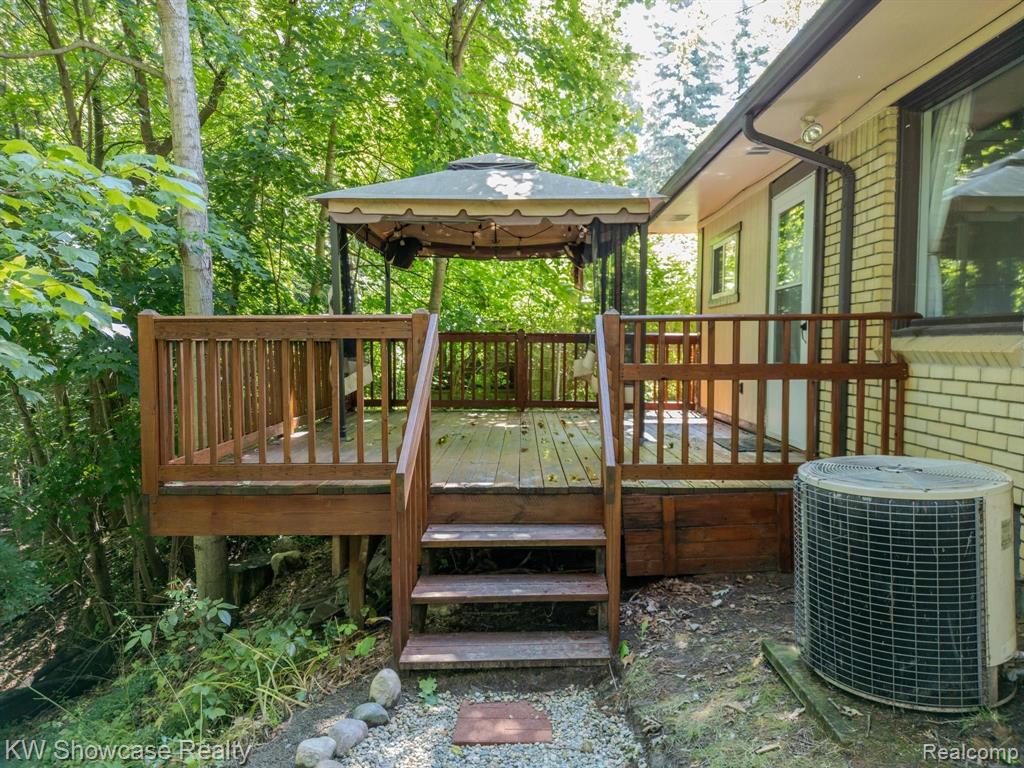 Shiawassee Rd, Southfield, MI 48033