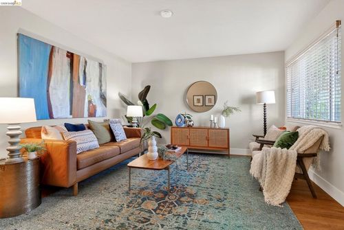 1055 47th St, Emeryville, CA, 94608-3458 | Card Image