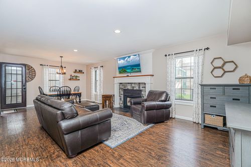 707 Wellington Pl, Aberdeen, NJ, 07747-1925 | Card Image