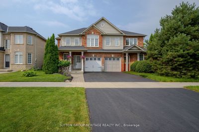 2196 Sutton Dr, Home with 3 bedrooms, 3 bathrooms and 3 parking in Burlington ON | Image 1