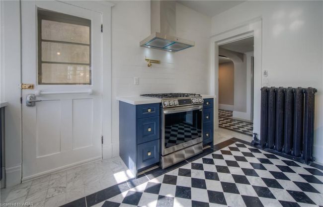 518 Bridgeport Rd E, House other with 6 bedrooms, 3 bathrooms and 22 parking in Kitchener ON | Image 18