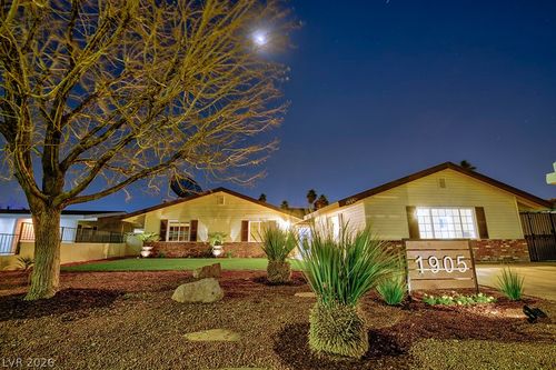 1905 S 16th St, Las Vegas, NV, 89104-3519 | Card Image