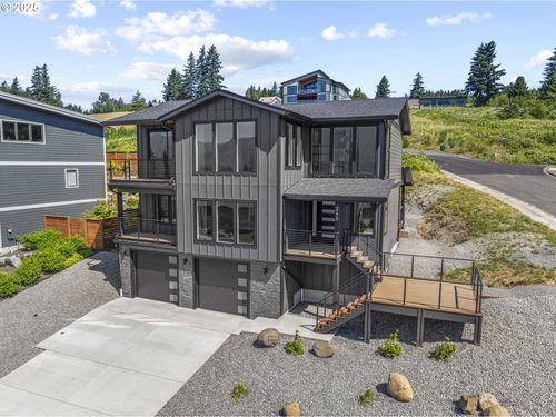 243 Ne Hemmingway Dr, Stevenson, WA, 98648-6669 | Card Image