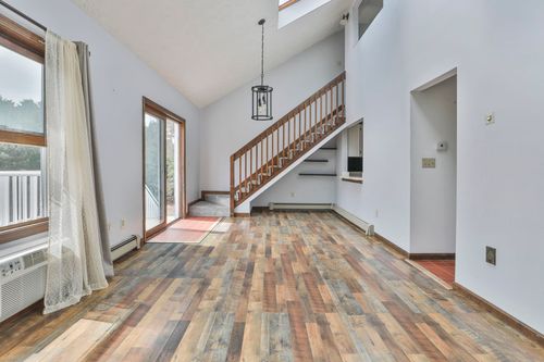 24-7 Corduroy Rd, Amherst, NH, 03031-2742 | Card Image