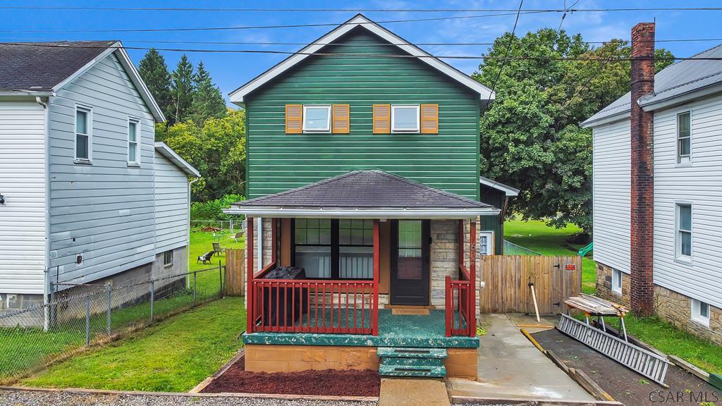 Mccoy St, Nanty Glo, PA 15943