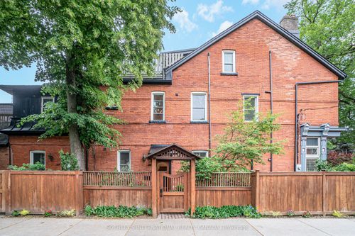 3-225 Major St, Toronto, ON, M5S2L4 | Card Image