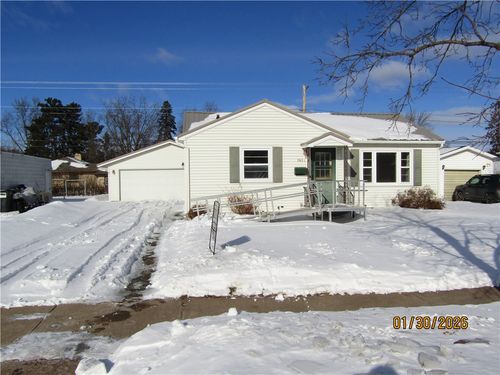1614 Rist Ave, Eau Claire, WI, 54701-4726 | Card Image