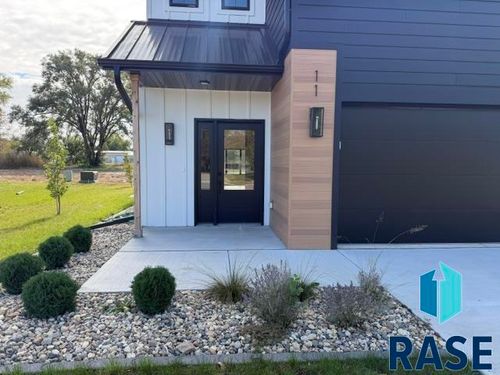 11 E Duke St Street, Vermillion, SD, 57069 | Card Image
