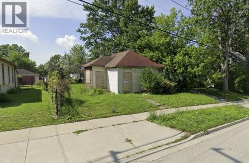 219 Devine St, Sarnia, ON, N7T1T3 | Card Image