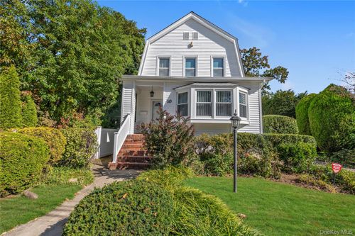 10 Sunset Avenue, Hempstead, NY, 11563 | Card Image