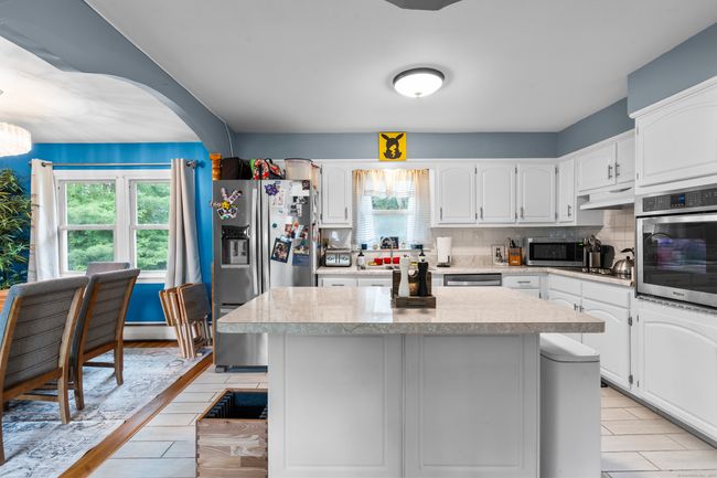21 Cadwell Rd, House other with 3 bedrooms, 3 bathrooms and null parking in Bloomfield CT | Image 8