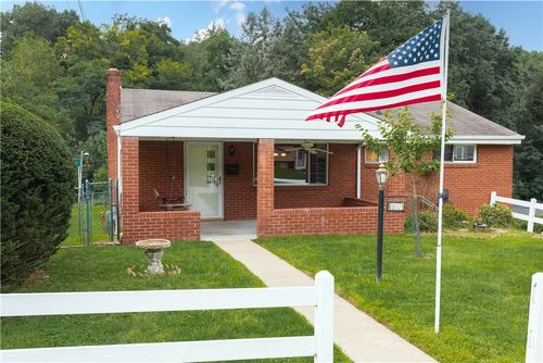107 Mulkerrin Dr, Pittsburgh, PA, 15214-1235 | Card Image