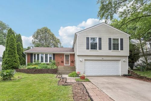 3 Warrington Rd, Vernon Hills, IL, 60061-1817 | Card Image