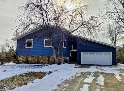 4515 W Edgewood Drive, GRAND CHUTE, WI, 54913 | Card Image