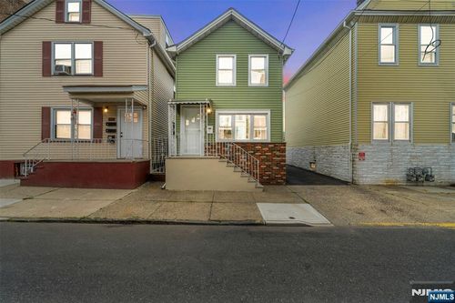 332-330-332 John St, Elizabeth, NJ, 07202-3946 | Card Image