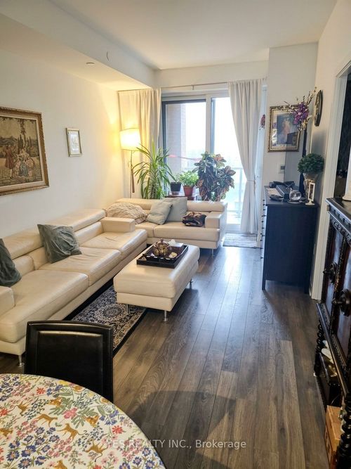 100 Eagle Rock Way, Maple, ON, L6A5B9 | Card Image