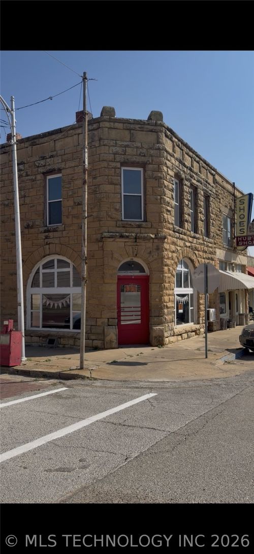 422 W Main St, Barnsdall, OK, 74002 | Card Image