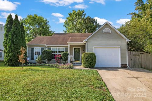2043 Mallard Woods Pl, Charlotte, NC, 28262-1025 | Card Image