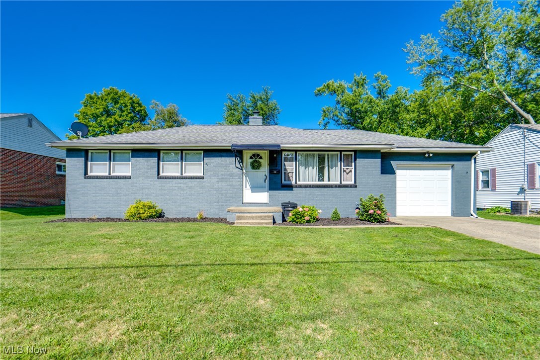 32nd St, Massillon, OH 44647