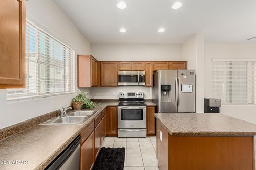 2044 N 77th Ln, Phoenix, AZ, 85035-5122 | Card Image