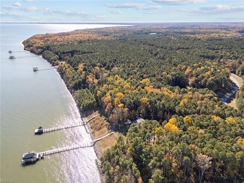 1437 Lawnes Neck Dr, Smithfield, VA, 23430-5550 | Card Image