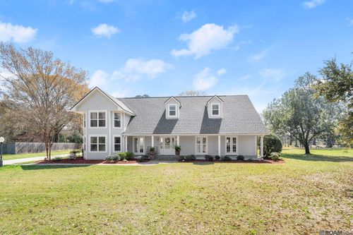 8214 Belle Helene Dr, Denham Springs, LA, 70726-6616 | Card Image