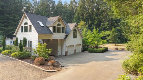 6120 Vernon Ln Se, Port Orchard, WA, 98367-9733 | Card Image