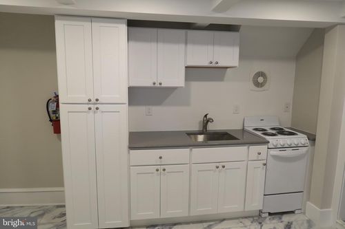 fl-2nd-66 High St, MOUNT HOLLY, NJ, 08060-1742 | Card Image