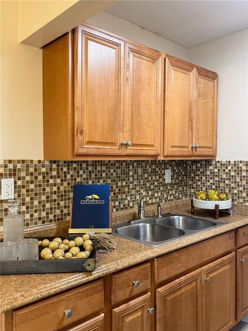 118-2145 Pierce St, Hollywood, FL, 33020-4429 | Card Image