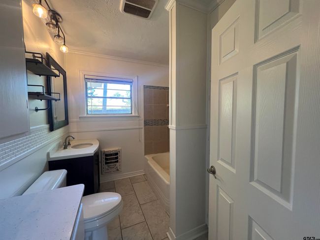 1107 N Hackberry Ave, House other with 3 bedrooms, 2 bathrooms and null parking in Gladewater TX | Image 19