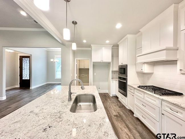 11924 Gillian Ct, House other with 3 bedrooms, 2 bathrooms and null parking in Tyler TX | Image 9