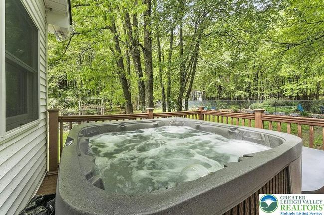 271 N Shore Dr, House other with 3 bedrooms, 3 bathrooms and null parking in Albrightsville PA | Image 7
