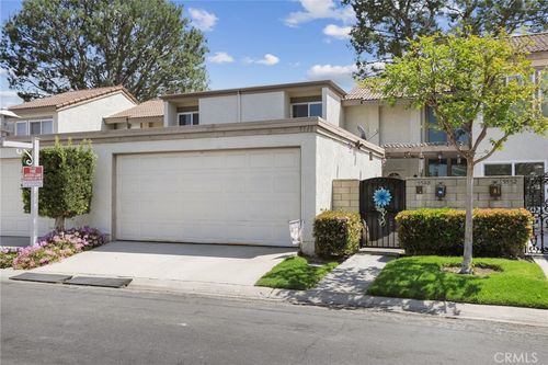 5548 E Vista Del Este, Anaheim, CA, 92807-3847 | Card Image