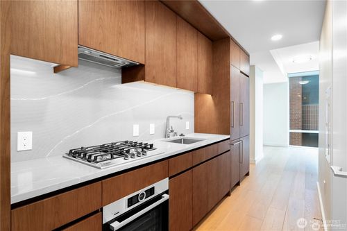 apt-1306-121 Stewart St, Seattle, WA, 98101-2440 | Card Image