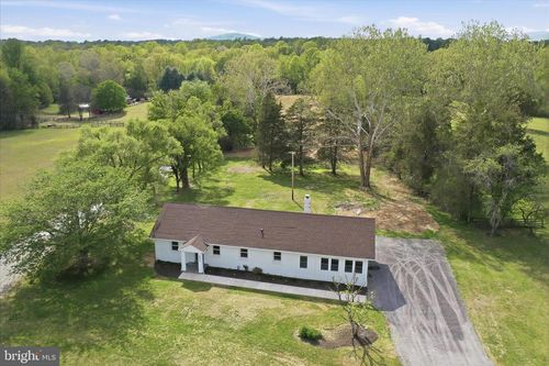 2502 Holly Springs Rd, AMISSVILLE, VA, 20106-1724 | Card Image