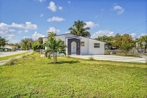 928 Market St, West Palm Beach, FL, 33401-7562 | Card Image