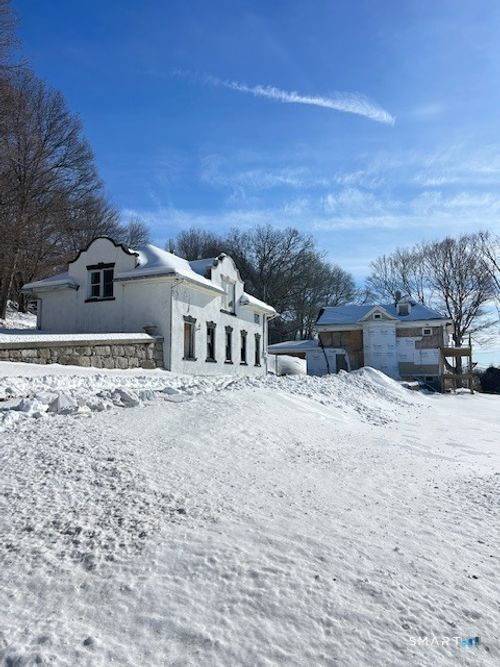 435 Military Hwy, Groton, CT, 06340-2468 | Card Image