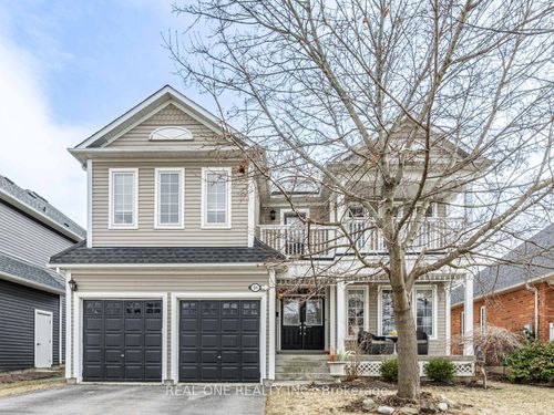 51 Hanson Cres, Whitby, ON, L1M2K9 | Card Image