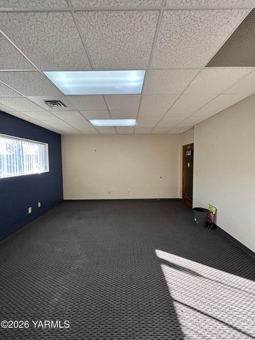 206207-107 S 7th Ave, Yakima, WA, 98902 | Card Image