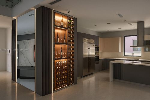 10431 Nw 68th Ter, Doral, FL, 33178-5635 | Card Image