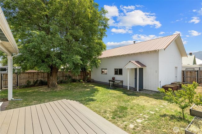 Direct access to the shop and the alley from the back deck. | Image 31