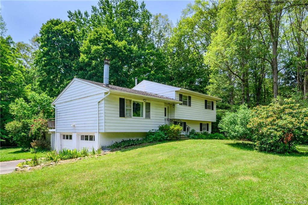 Frenchmans Ln, Pawling, NY 12564