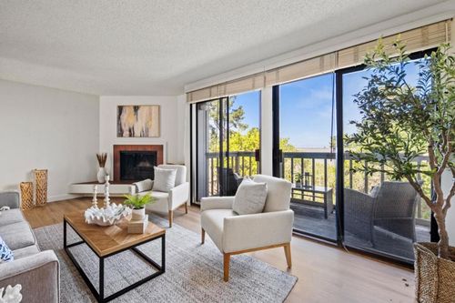 apt-22-70 Forest Ridge Rd, Monterey, CA, 93940-4127 | Card Image