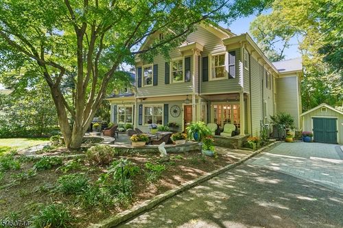 52 Division Ave, Summit, NJ, 07901-2337 | Card Image