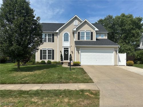 9725 Diamond Ridge Cir Nw, Canal Fulton, OH, 44614-8151 | Card Image