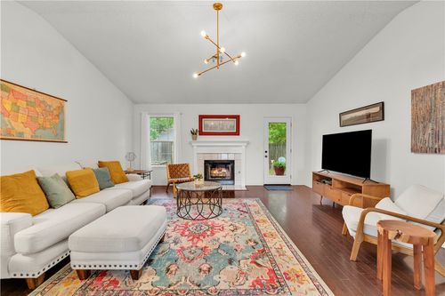 4245 W Patrick St, Fayetteville, AR, 72704-5542 | Card Image