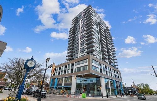 702-2007 James St, Burlington, ON, L7R0G7 | Card Image