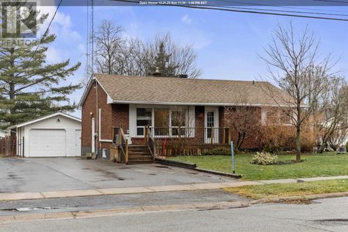 225 Hugill St, Sault Ste. Marie, ON, P6A4G1 | Card Image